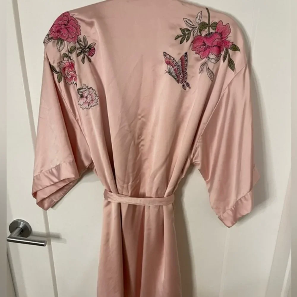 Victoria Secret Shanghai 2017 Fashion Show Rose Embroidered Robe Kimono XS/S - Picture 7 of 8